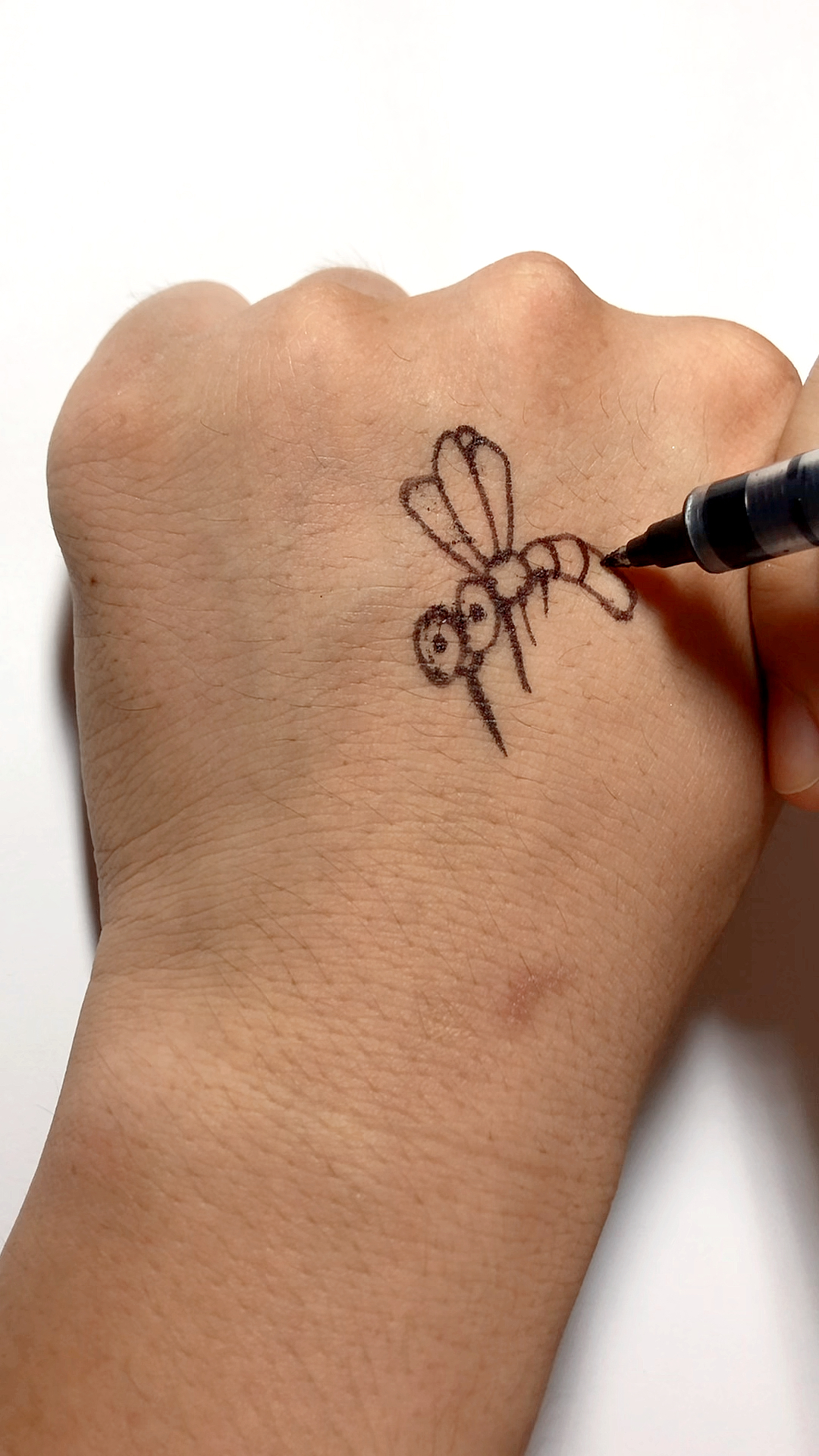 全民最牛手艺人#10秒钟教你画只蚊子,快快画给你家宝宝.