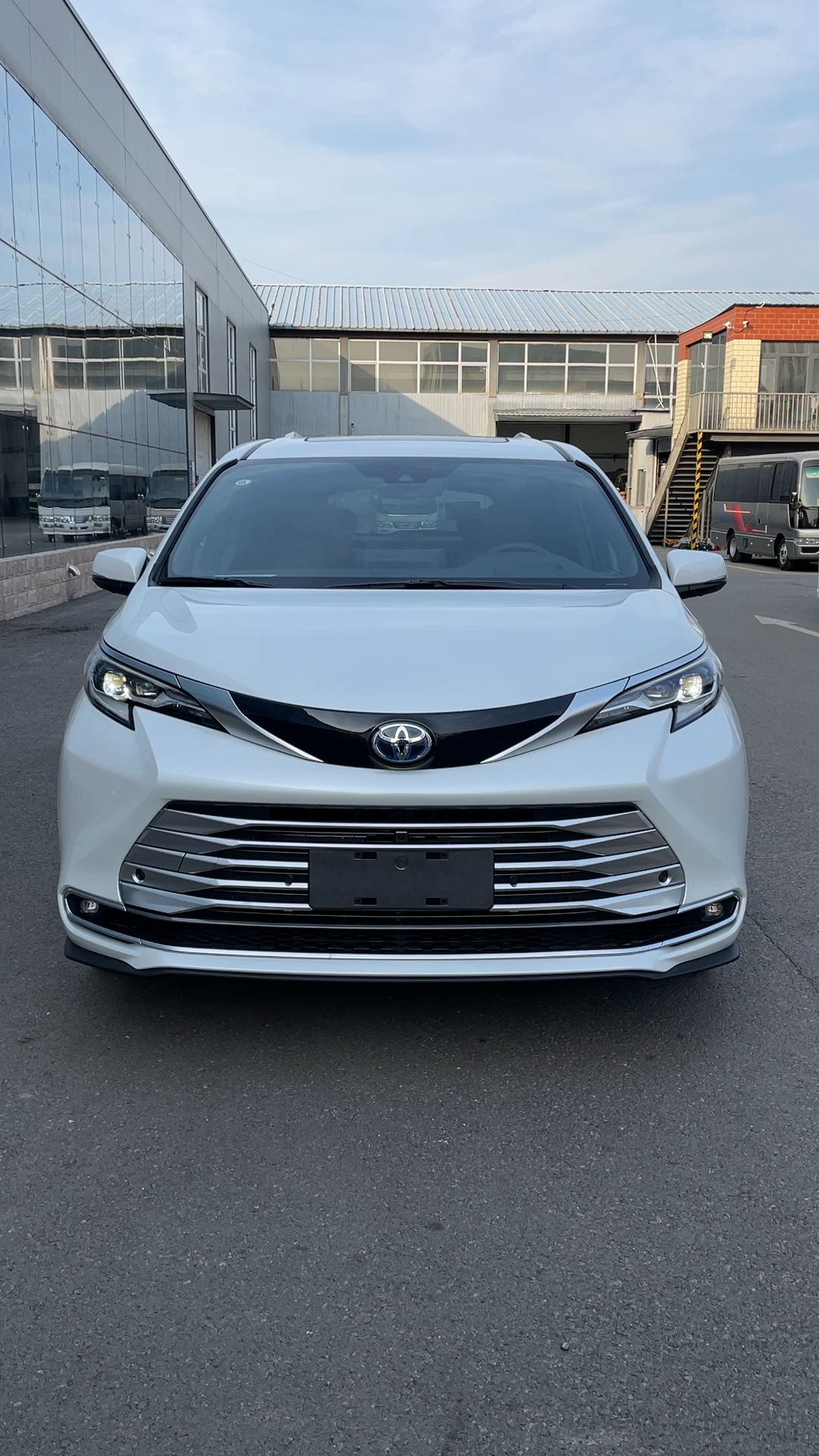 新一代mpv丰田塞那7座商务车