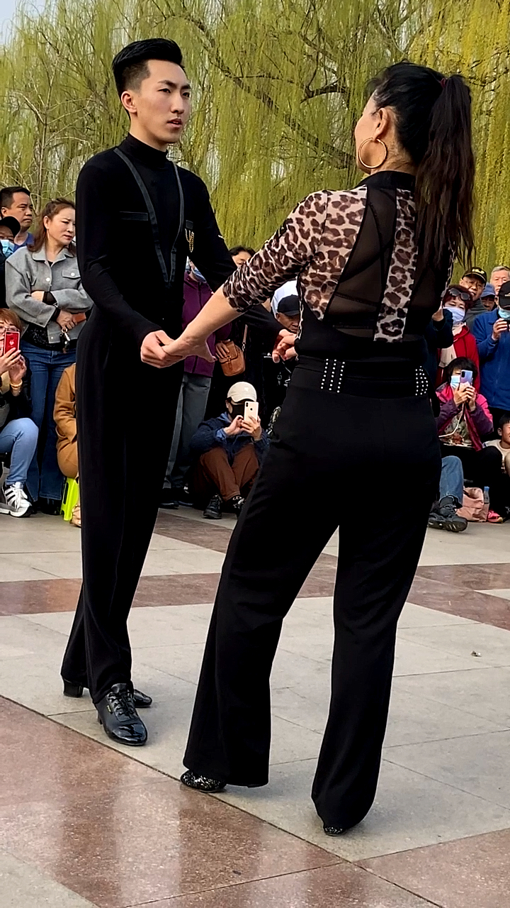 全民皆舞#王淑银老师和果果即将共舞一曲