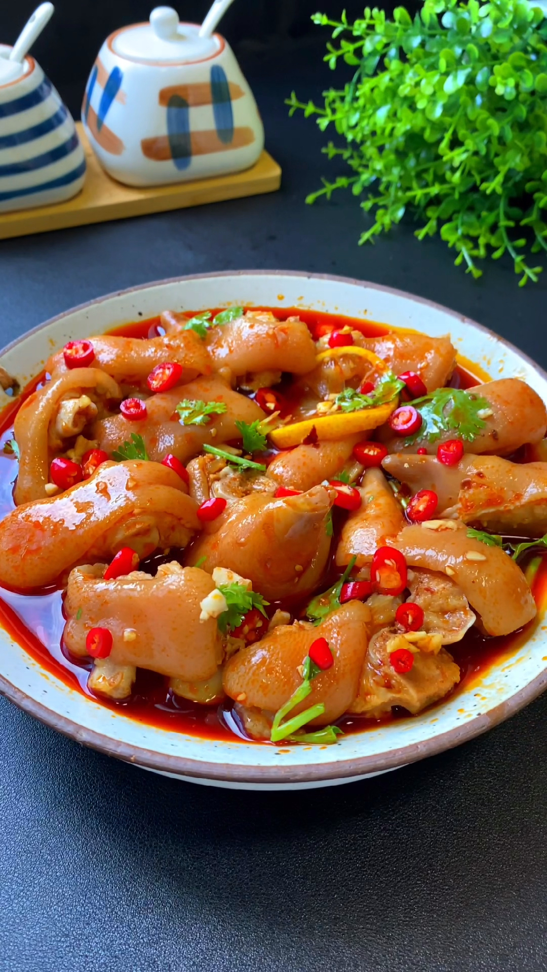 美食猪脚不要总是红烧了试试这个做法酸爽开胃不油腻