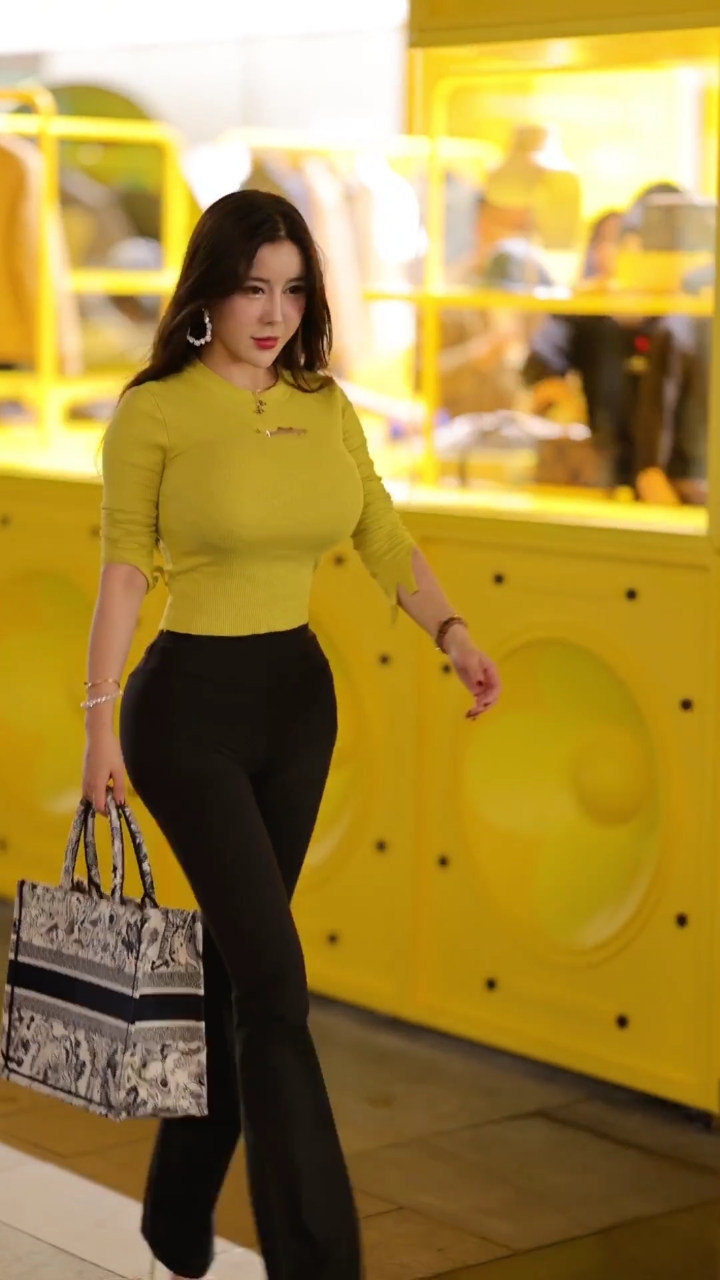 三里屯时尚街拍,微胖女神!