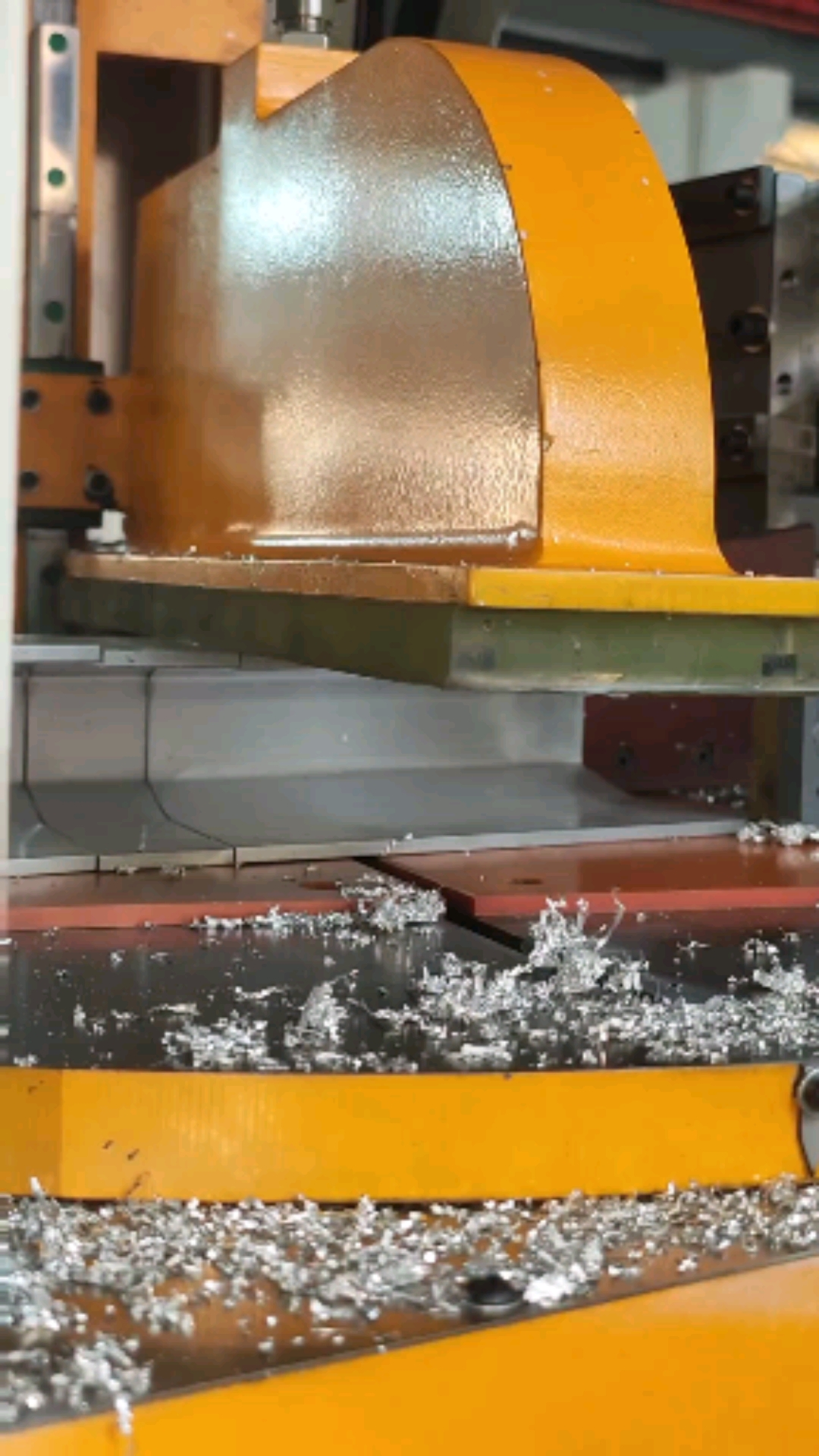 铜铝型材切割机自动送料切铝机铝型材斜角切割机