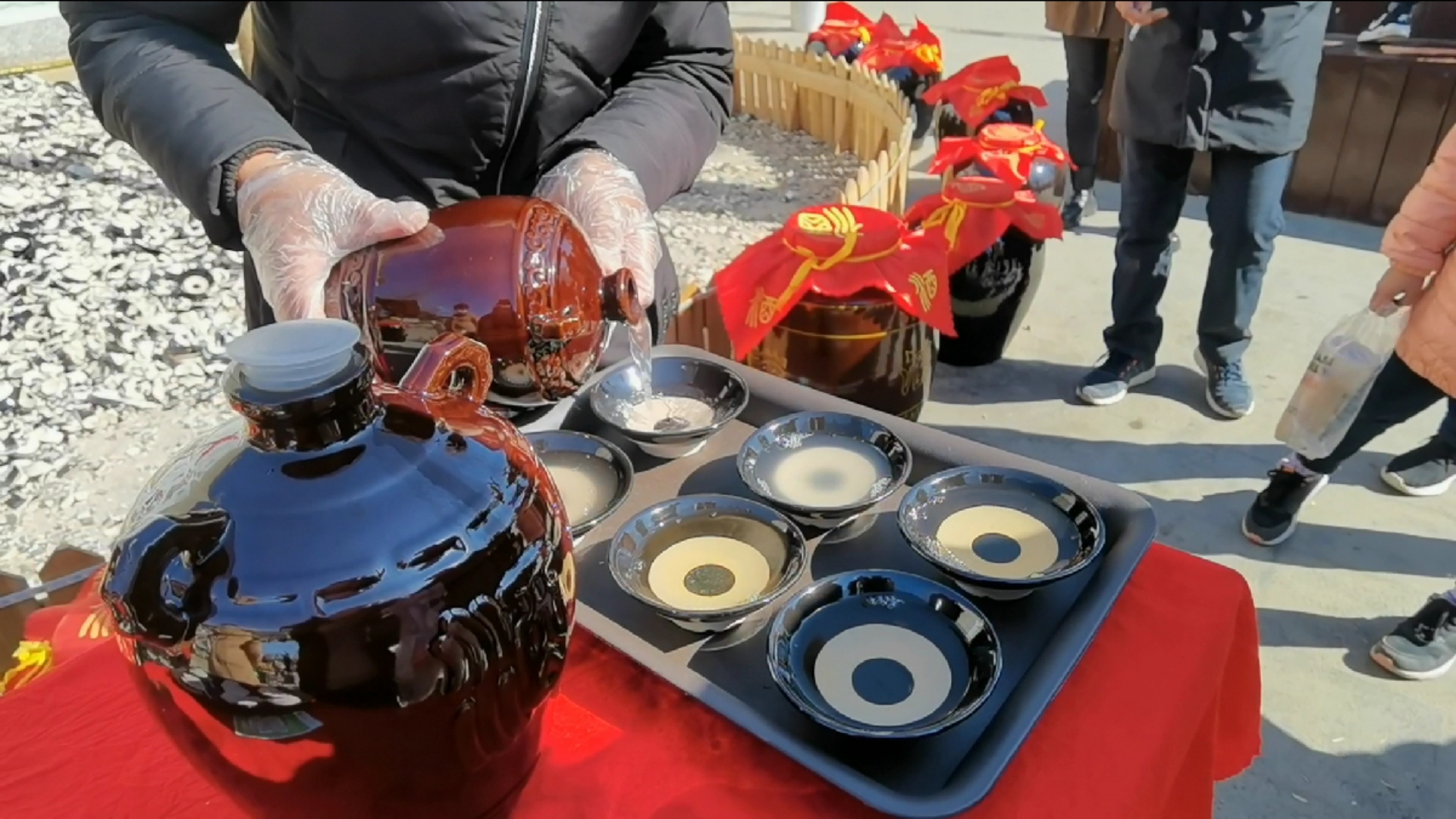 摔碗酒今天碰到了,一定要试试大口喝酒的豪爽,你敢来试试嘛?