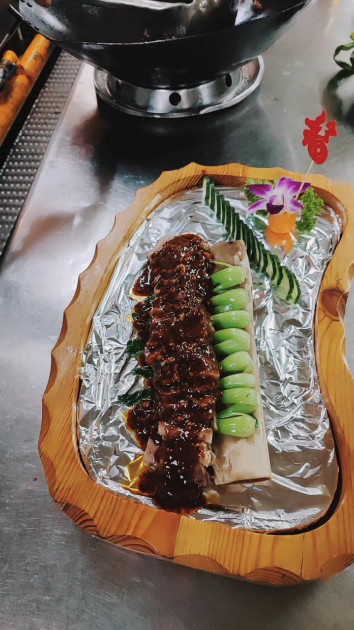 黑椒牛肋骨奉上.