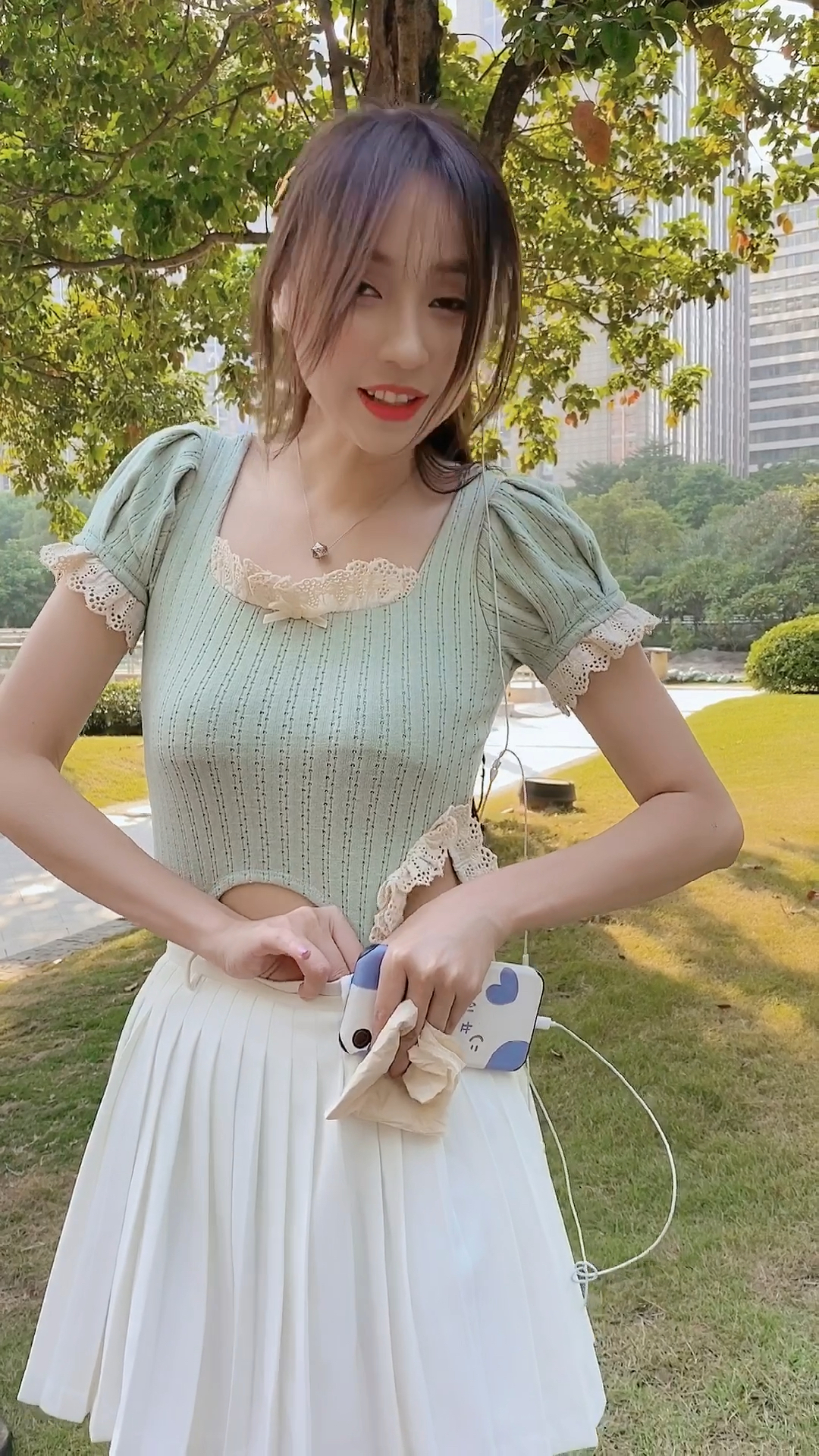 小姐姐这衣服原来是这样穿的