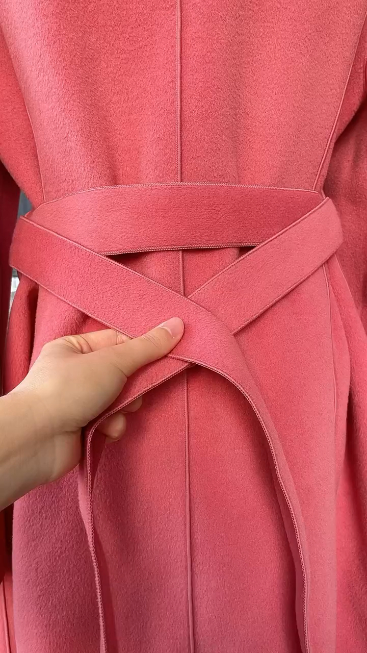 分享风衣腰带蝴蝶结系法