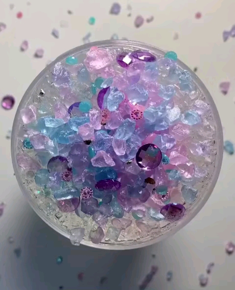 香薰阁高质玩泥素材关注点赞评论可抱