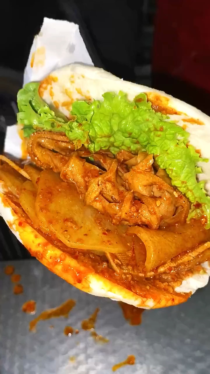 美食看中国#西安特色小吃香辣土豆片夹馍,小生意大市场高利润,就看你