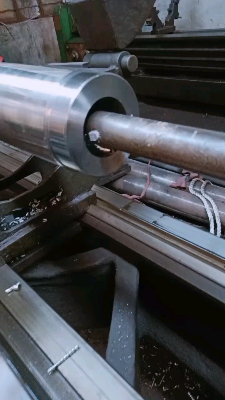 师傅就是厉害用车床做键槽.