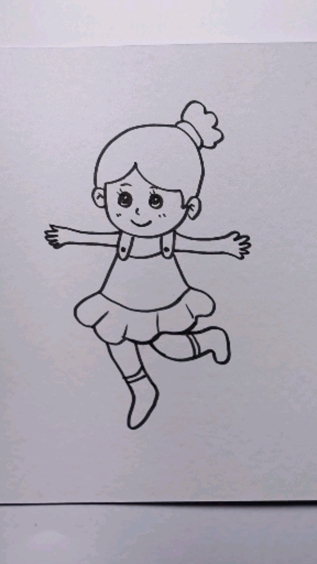 开心的小女孩简笔画图片