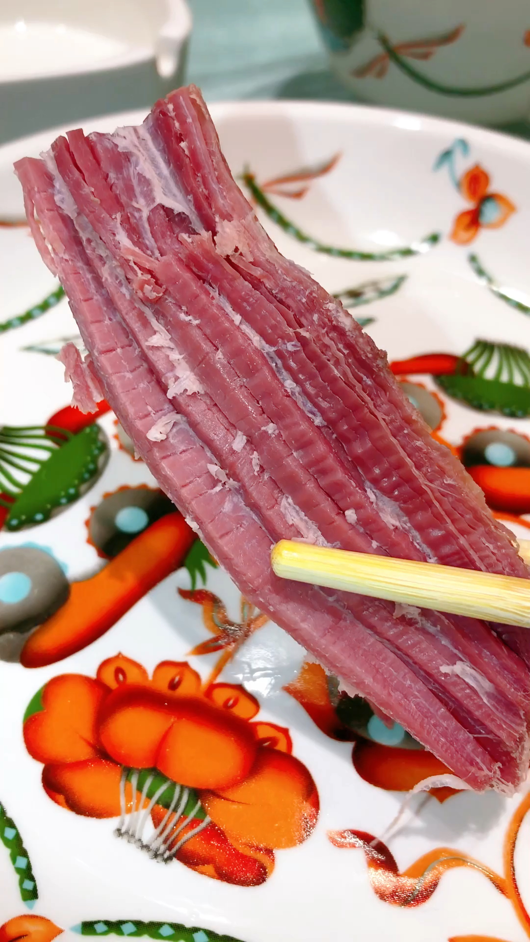 郑州美食#极品南阳黄牛肉,纹理清晰,能撕成细条,据说这种肉一头牛