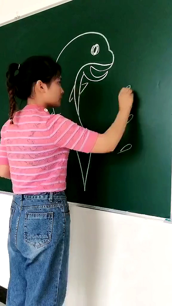 儿童画画教学一笔画海豚简笔画