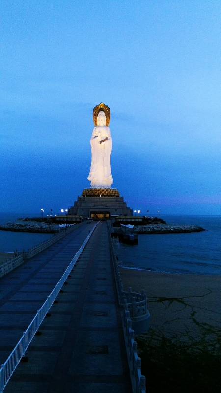 南海观音#有几人见过晚上的南海观音