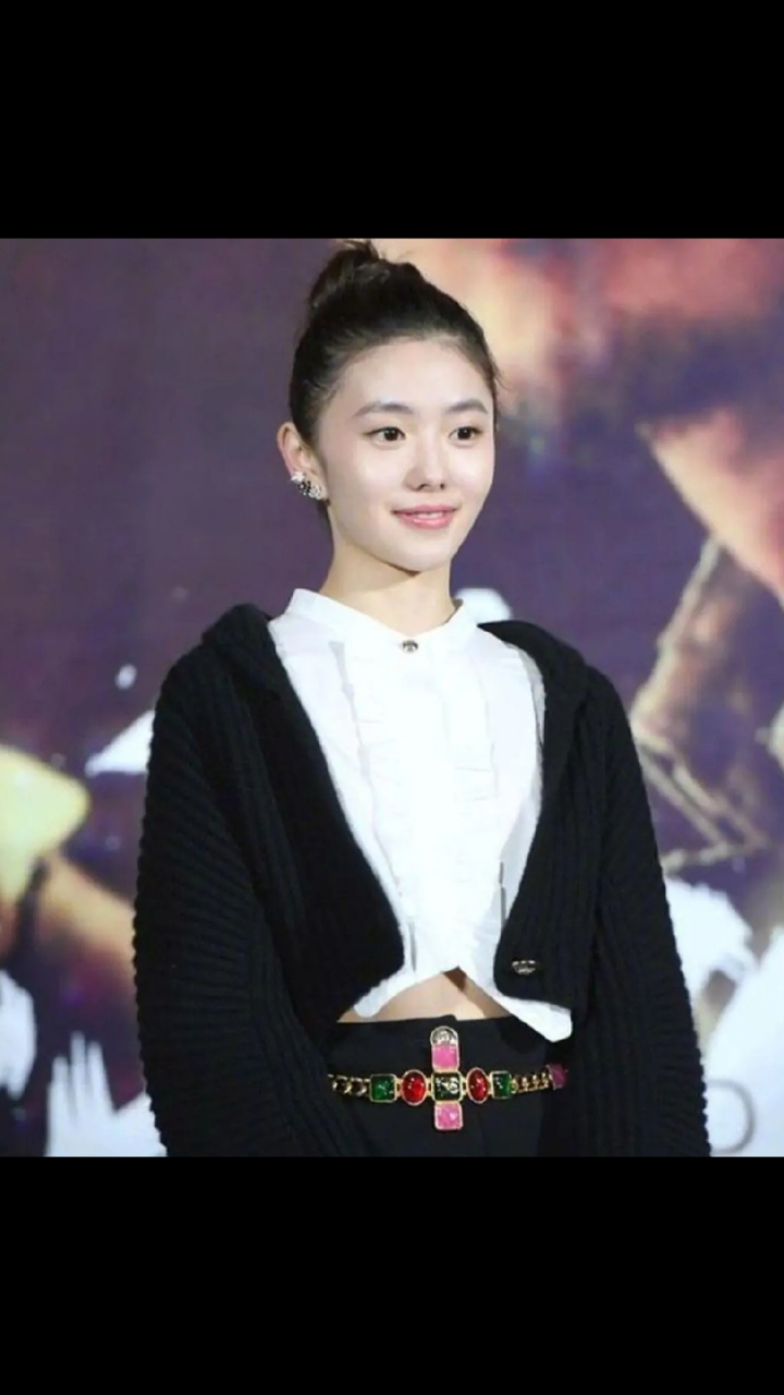 张艺谋新电影《一秒钟》女主角刘浩存,这位"谋女郎"漂亮吗?