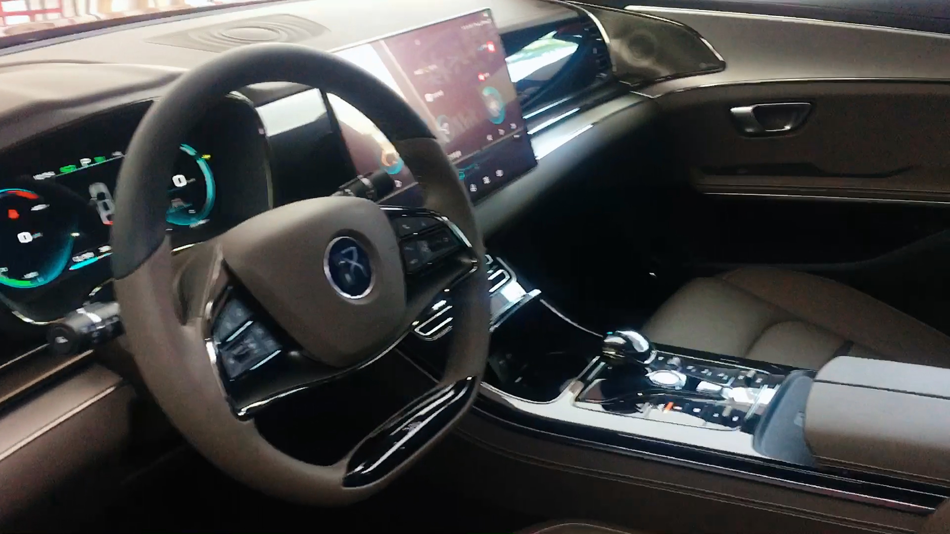 汉dm高端内饰前排#比亚迪汉#这个视频有点料