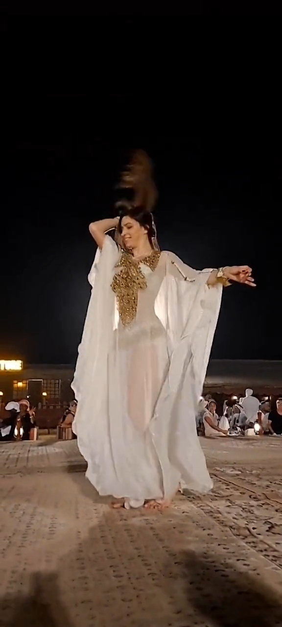 旅游进行时#阿联酋沙漠里的舞蹈