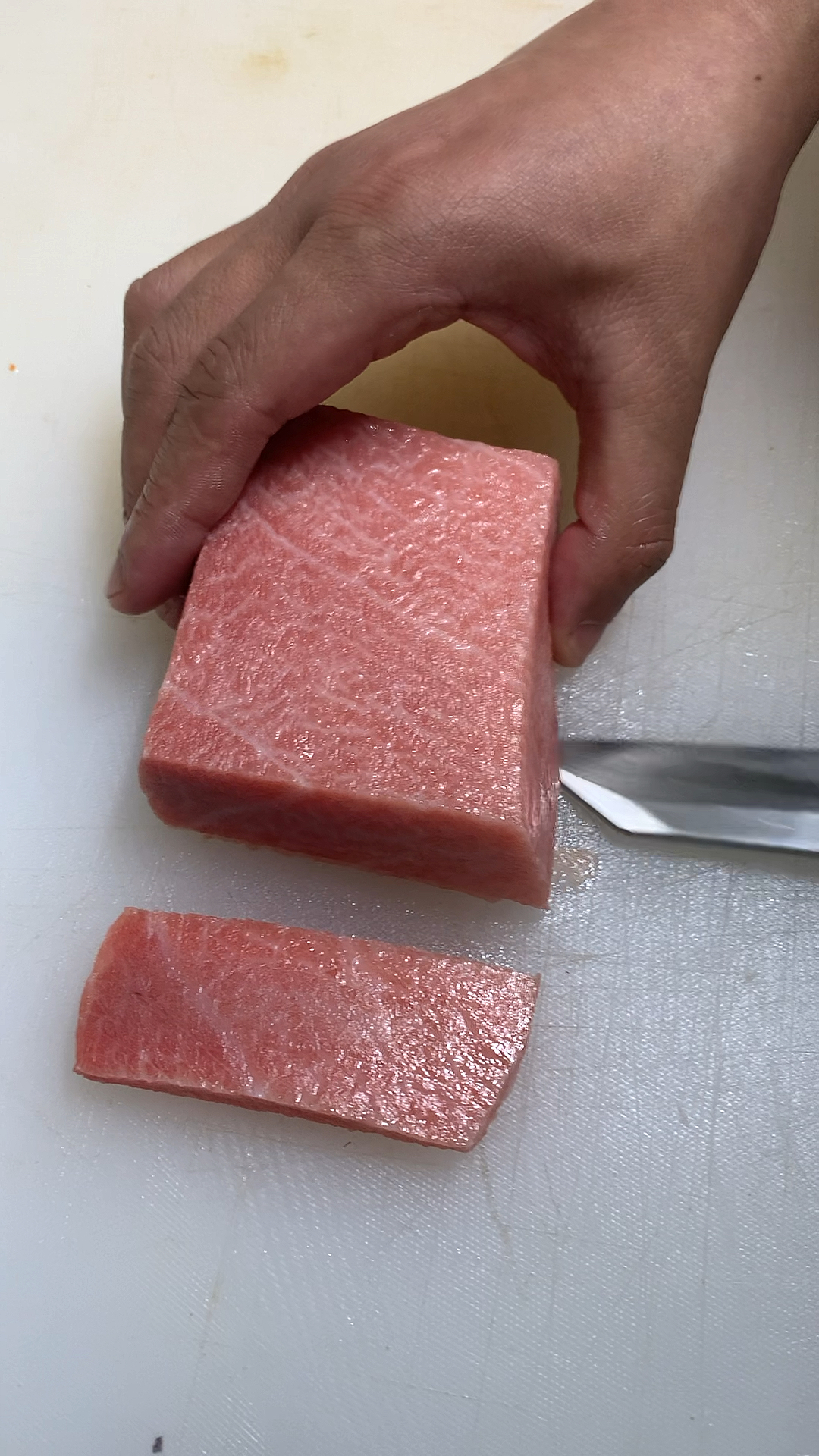 金枪鱼大腹#大家看看这块金枪鱼中的极品,大家有想吃的吗?