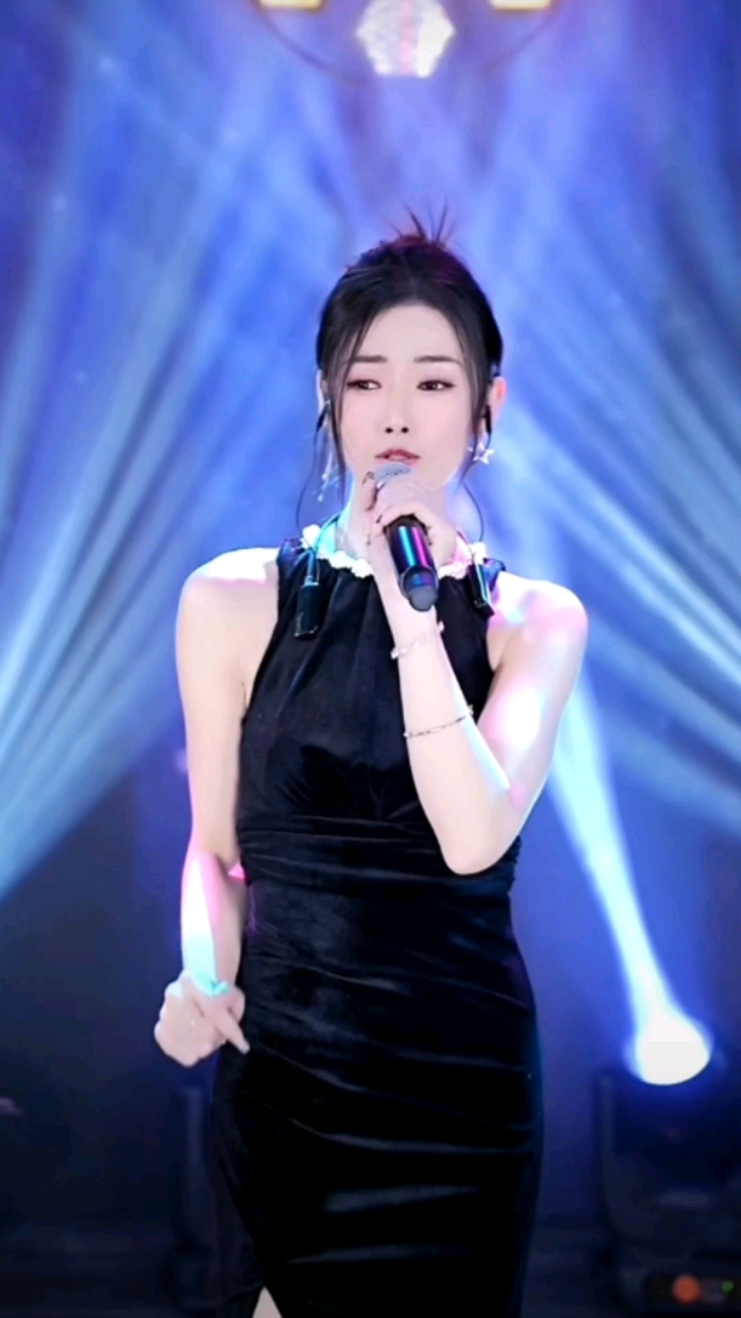 音乐#崔晓琳演唱一段《真心的人没有几个》歌声清晰,句句动听-度小视