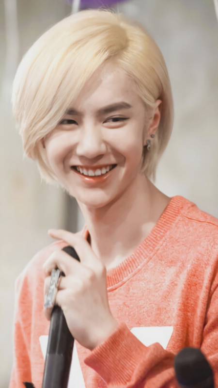 王一博98白牡丹时期,真的是美爆~~-全民小视频