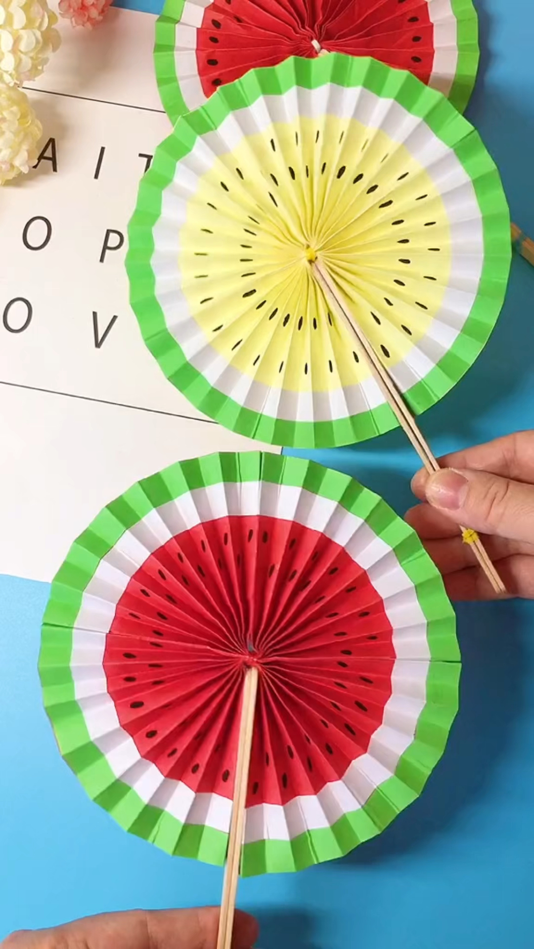 亲子手工#夏天到了,一起做把西瓜扇子吧-度小视