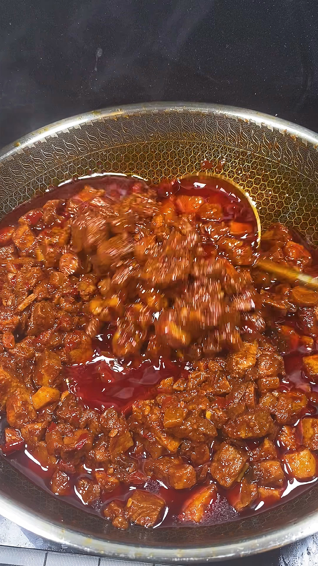 舌尖上的乡村美食#焖肉帽子这样做,你还怕你煮的面条不好吃吗-度小视