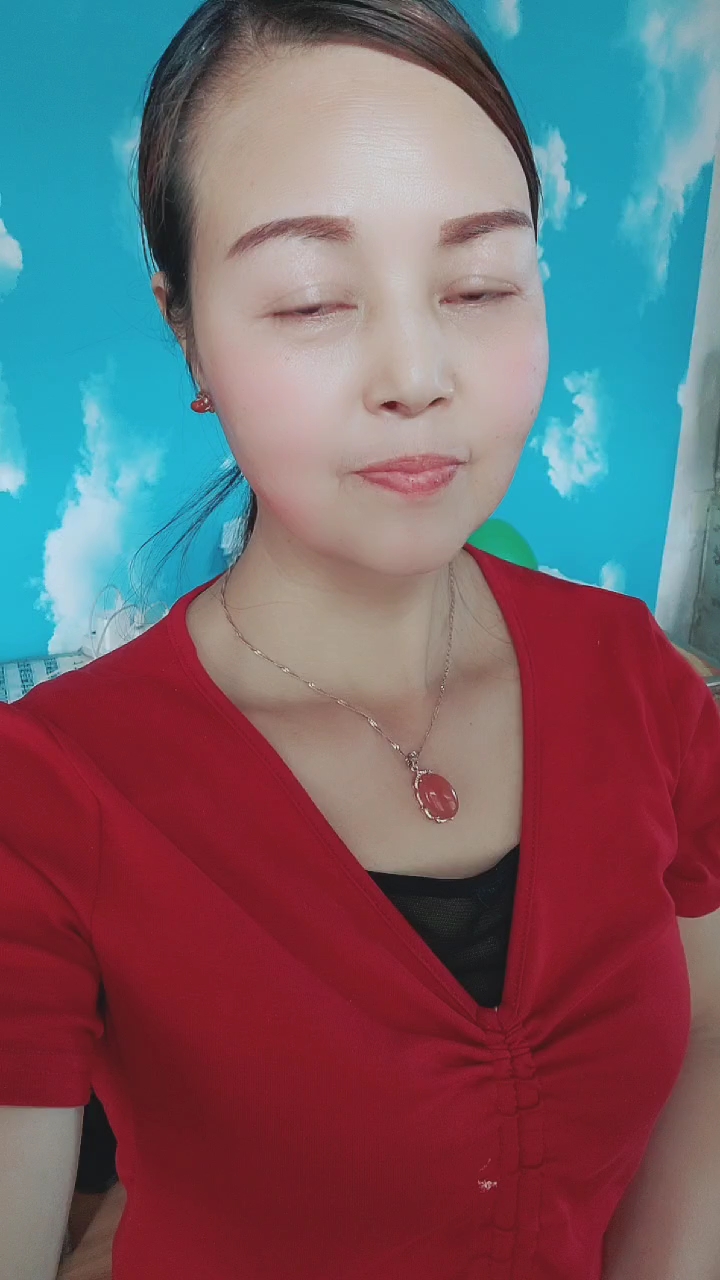 谁家的傻媳妇听着音乐谁着了