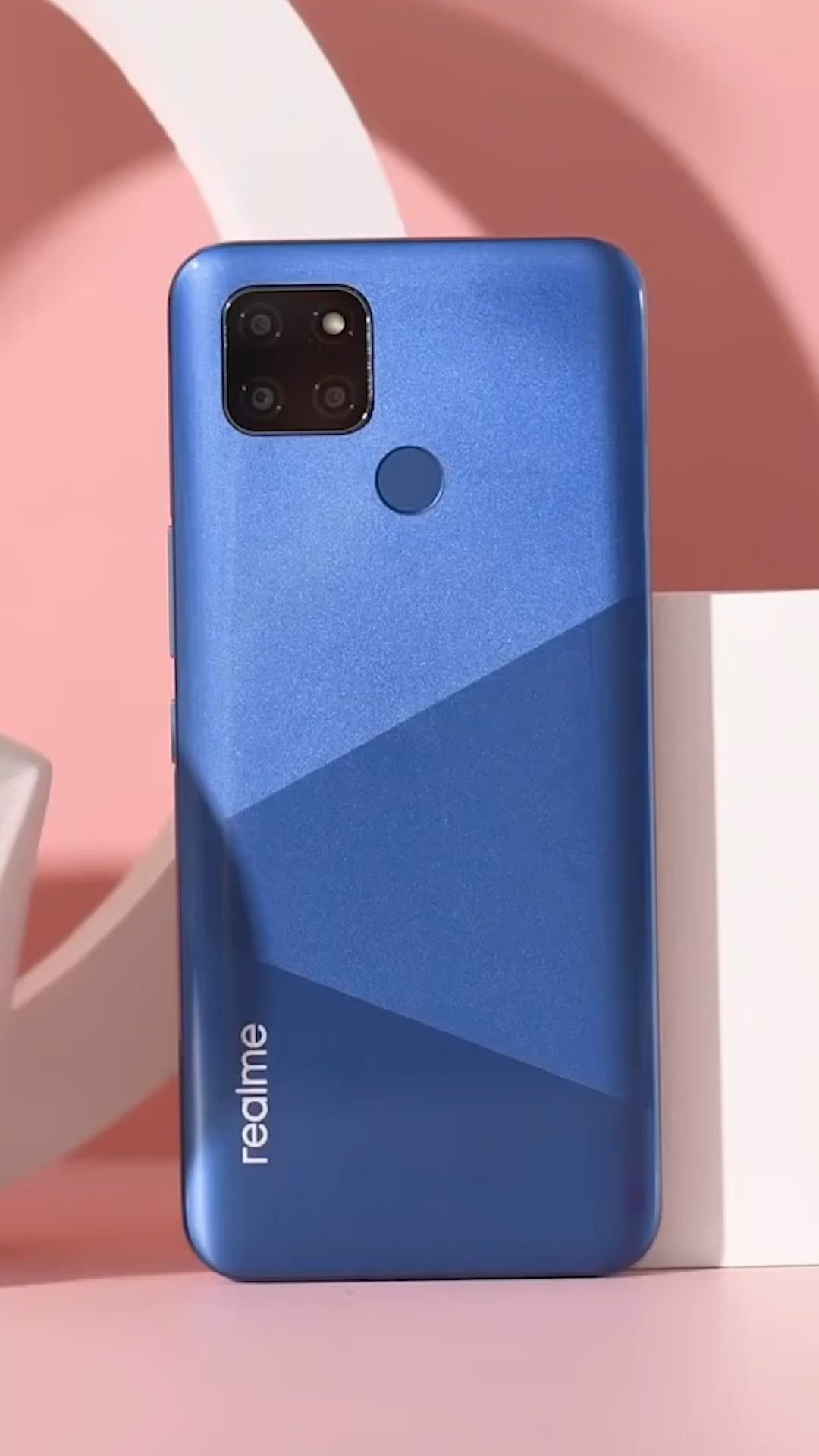 目前最便宜的5g手机,999元起的realme真我v3,同时拥有5000mah电池,当