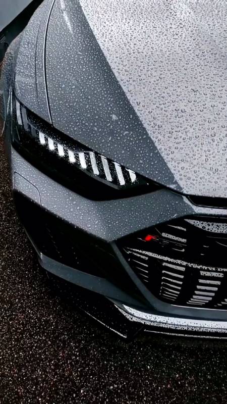 奥迪不愧是灯厂,这么犀利的大灯谁能拒绝?