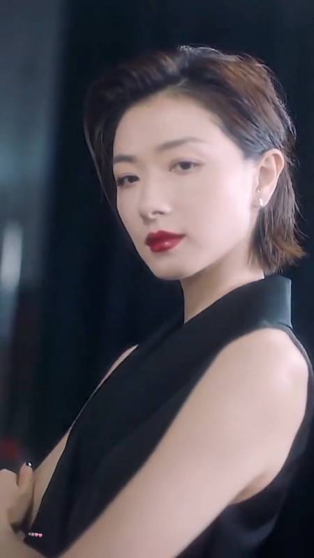 万茜牛年大吉,牛气冲天!#人潮汹涌