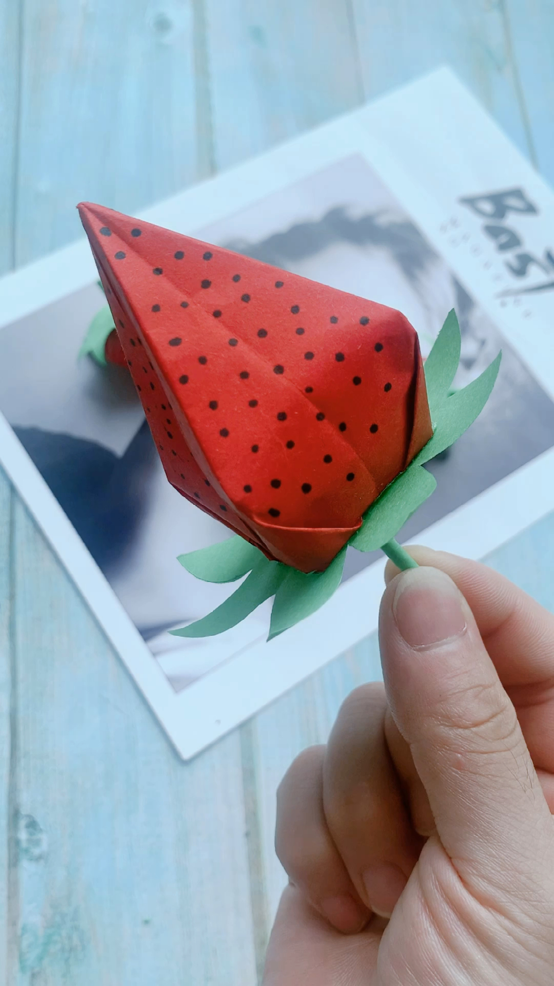 手工制作#教你用一张纸折草莓