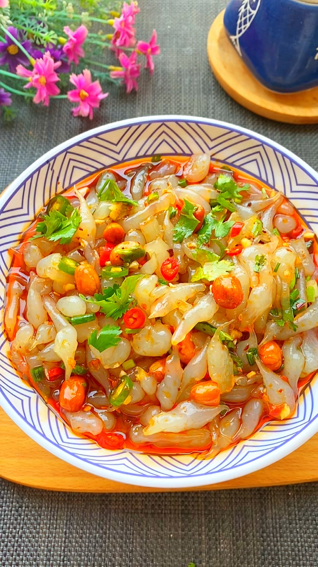 天气太热没胃口,那就来一碗自制小凉鱼吧,就感觉有