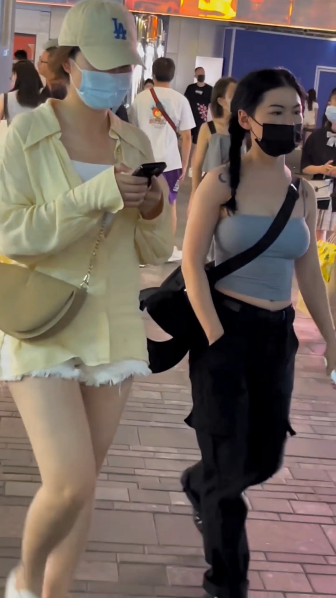 微胖女生#美女出来炸街!