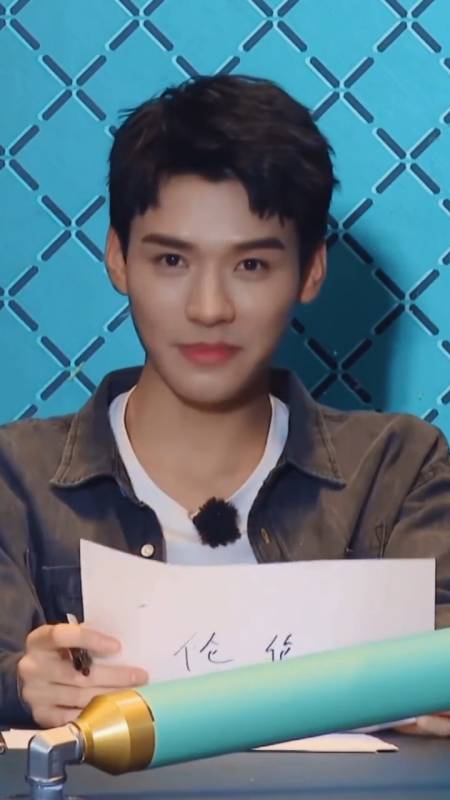 2021-04-22 老侯吉言2天前 龚俊的配音演员是刘浩,张靖康(《旋风少女