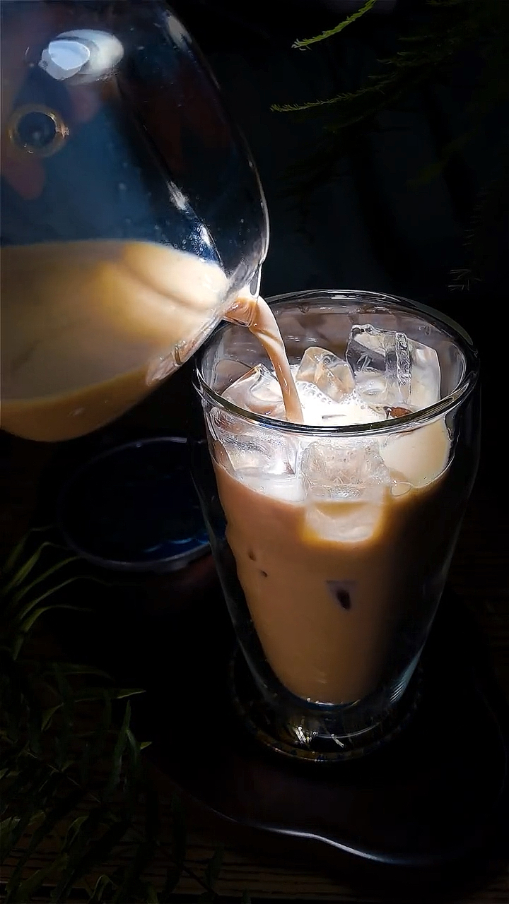 优秀如我#秋天里第一杯冰奶茶