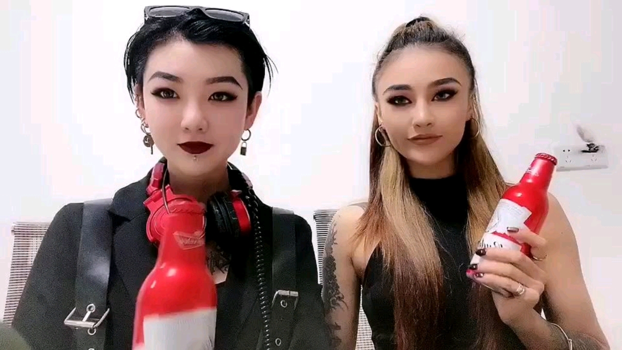 网红#dj培培百威要你红新年电音派对在龙湖苏州星湖天街陪你一起跨年