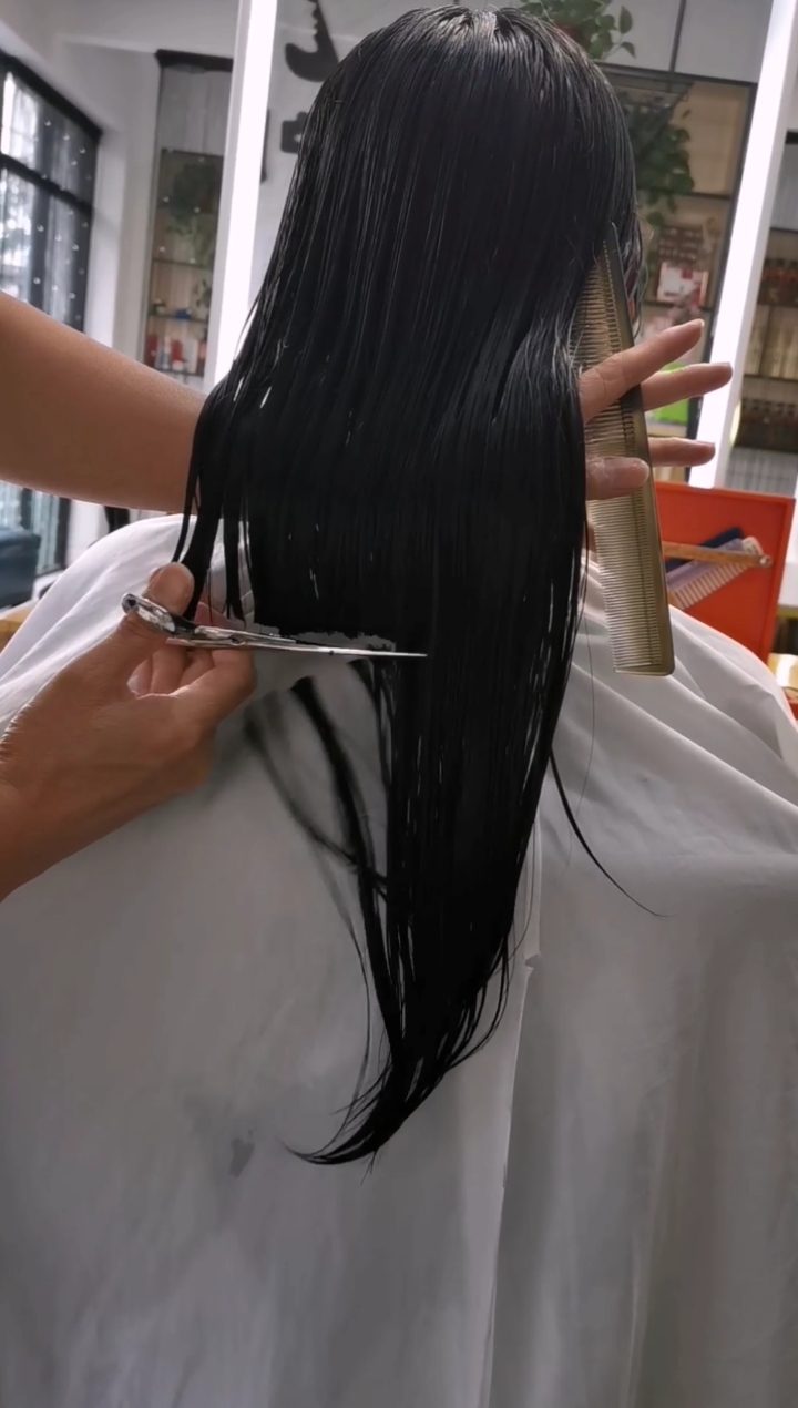 感恩有你#小姐姐失恋了剪掉了多年的长发,期待下段恋情