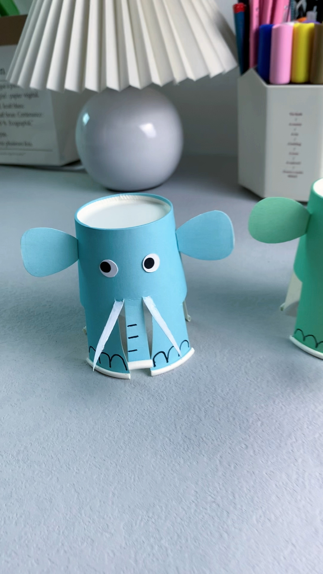 把一个纸杯剪成一个大象非常有创意快来试试