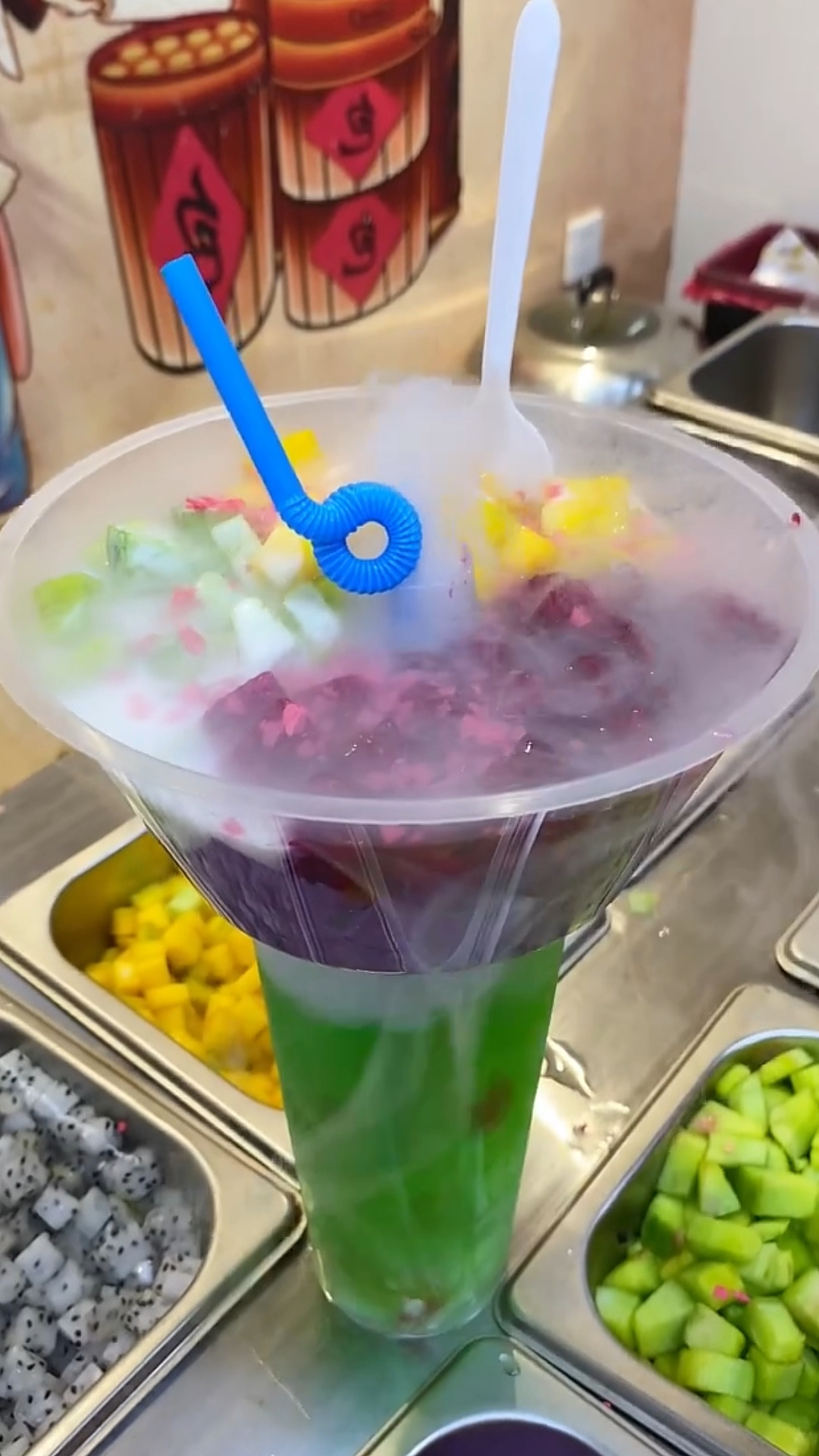 舌尖上的美食#夏天就要来一杯会冒烟儿的冷饮-度小视