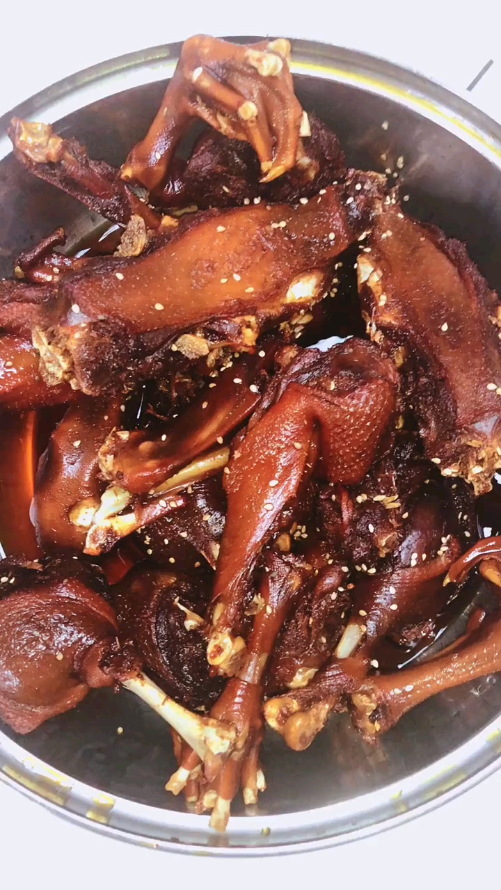 创业#秘制干锅老鸭,肉质筋道,麻辣干香,回味无穷,越嚼越有滋味!