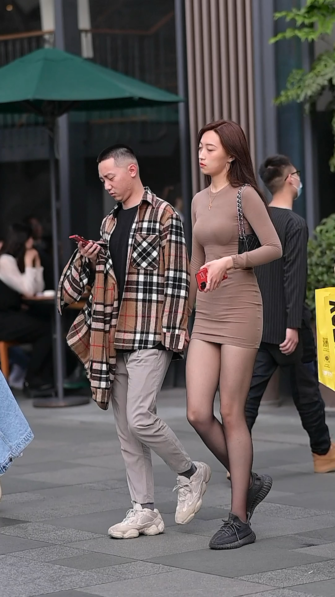 这应该是男生都喜欢女生都羡慕的身材?
