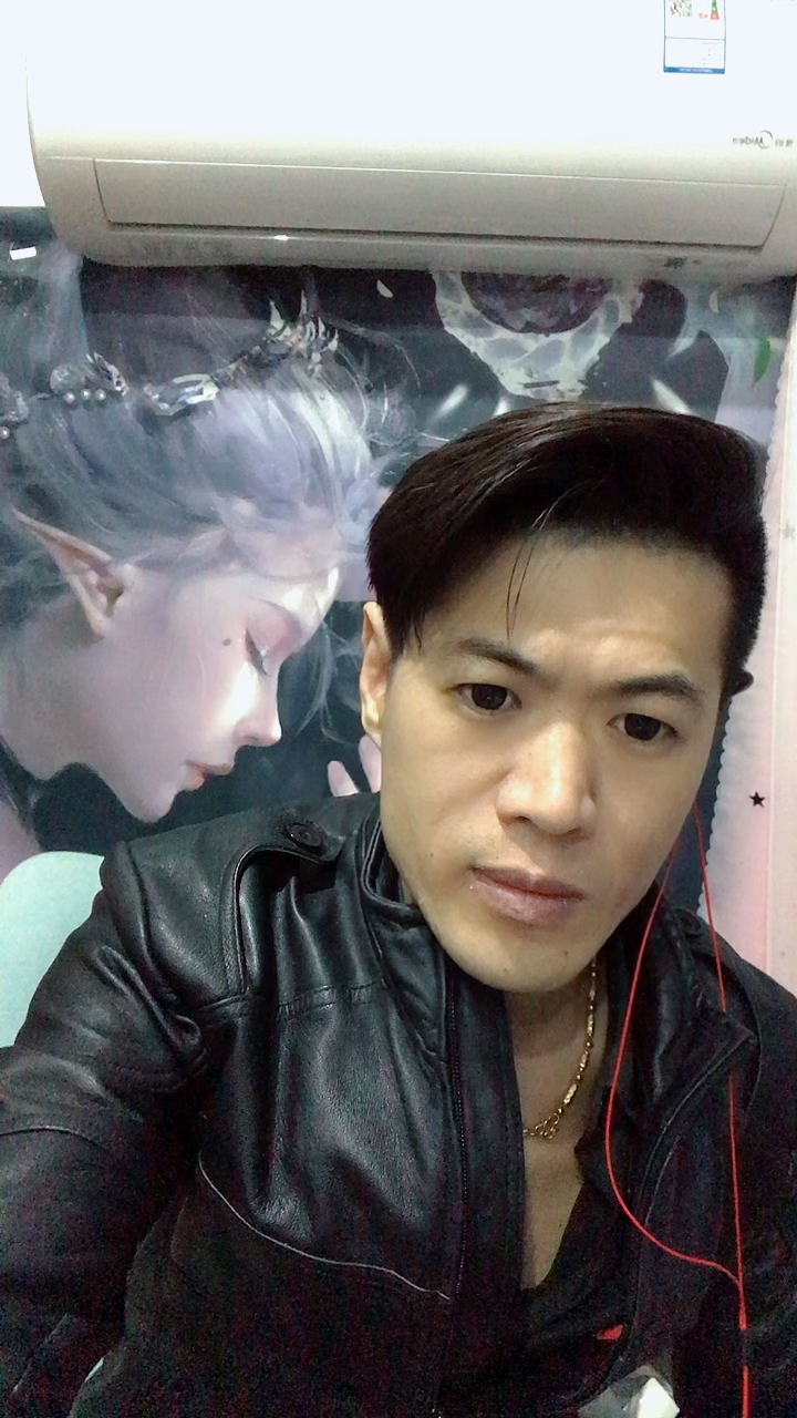 于是爱恨交织人消瘦怕只怕这些苦没来由
