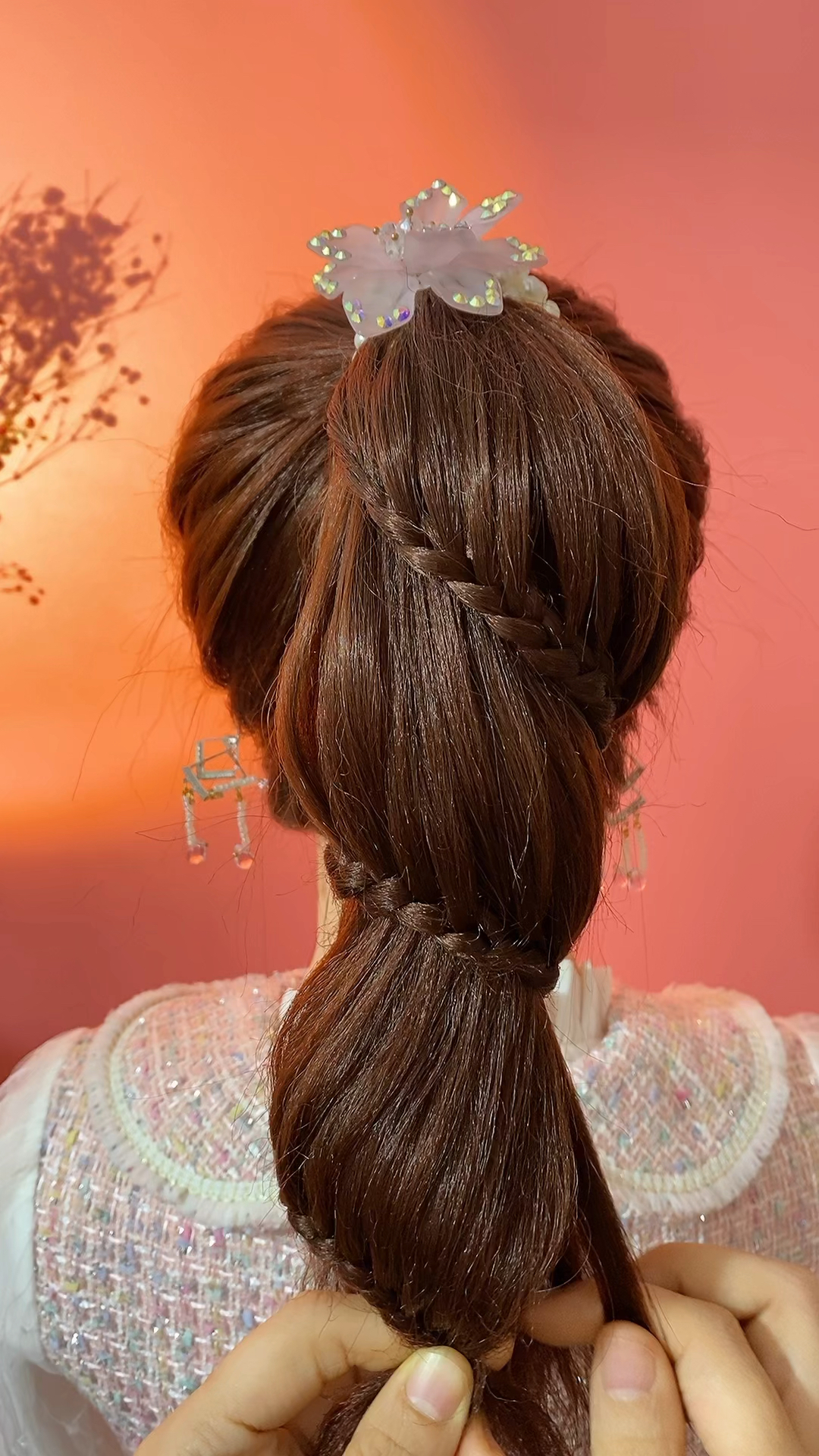 全民最火编发#以简单的方法教会你们灯笼高马尾