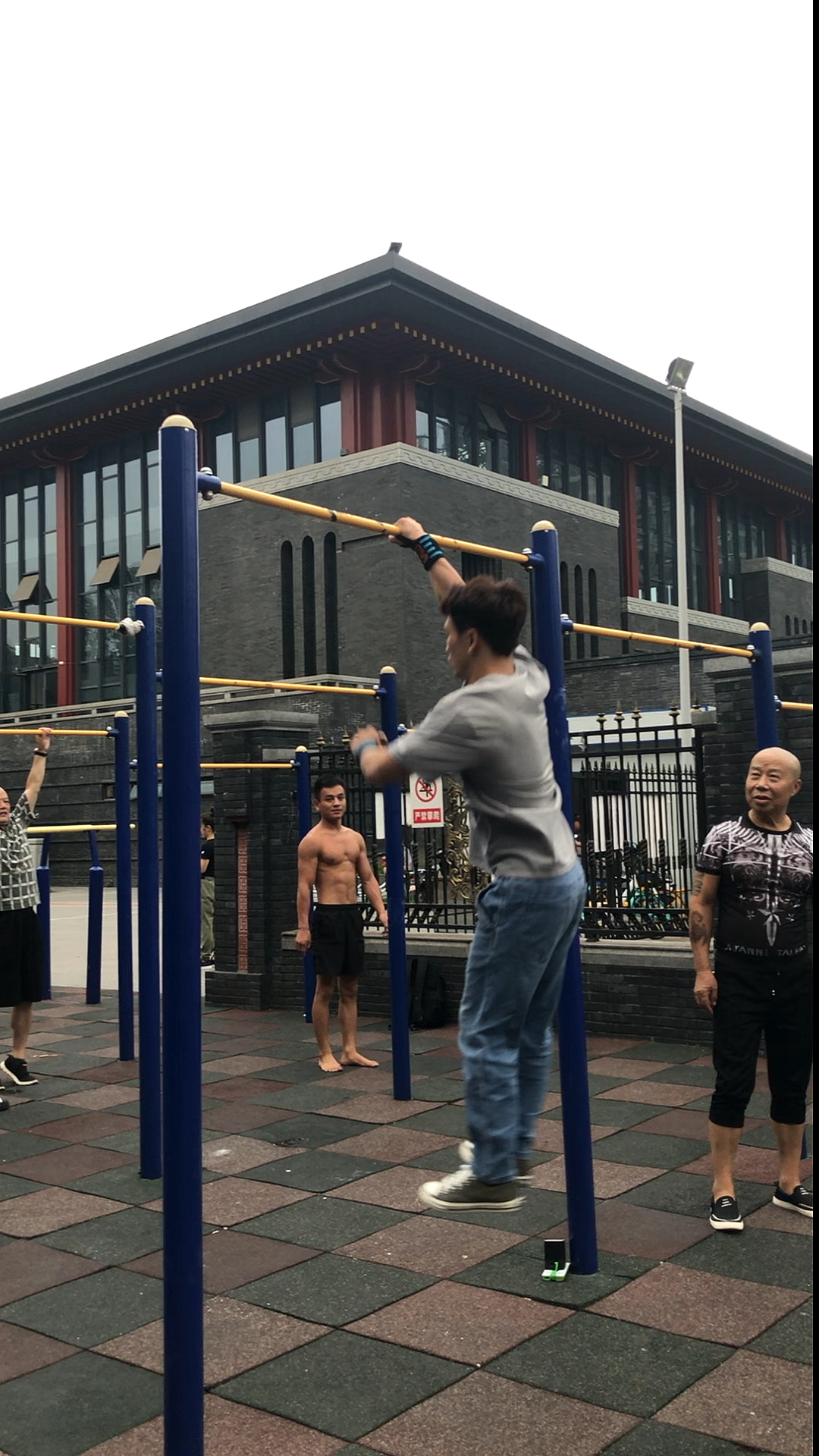 麒麟臂发作#观众都惊呆了,这麒麟臂太牛了.