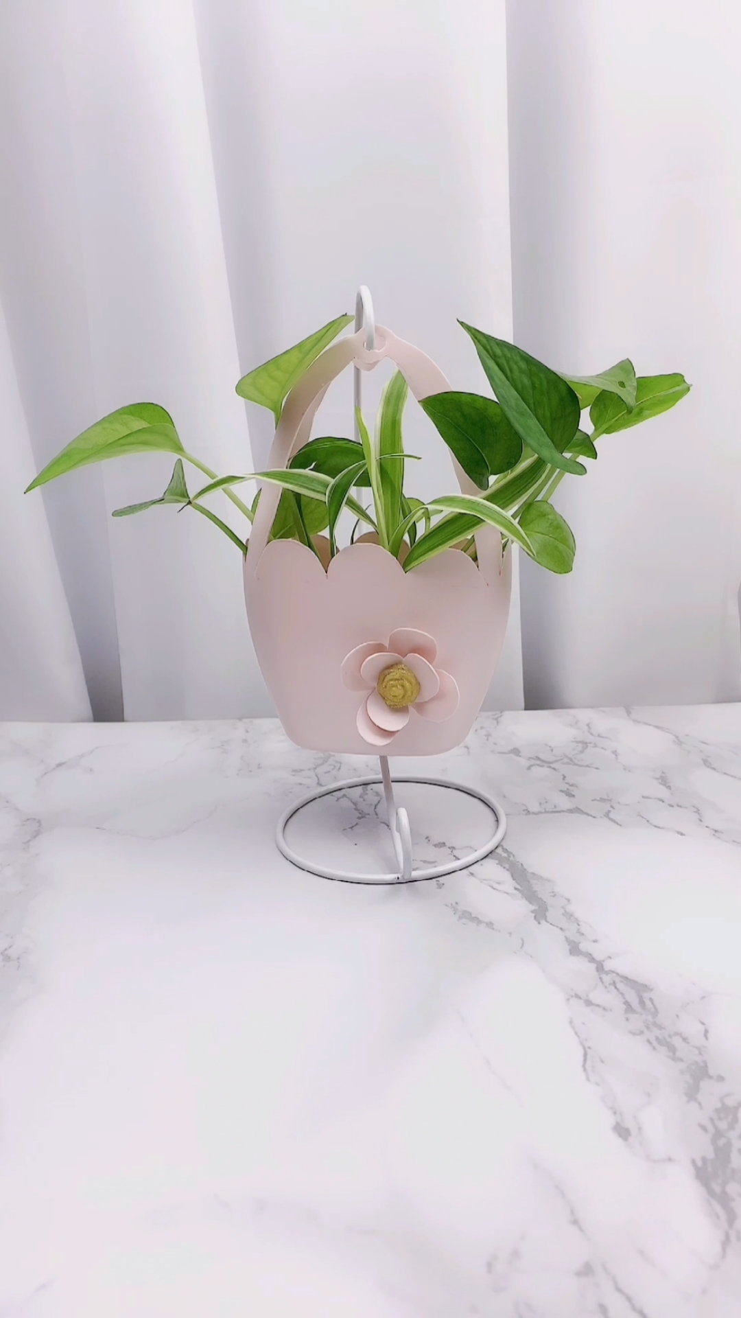 生活小妙招废塑料瓶捣鼓几下就是简单好看的花篮