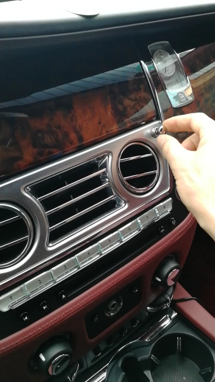 汽车那些事劳斯莱斯空调出风口如何打开