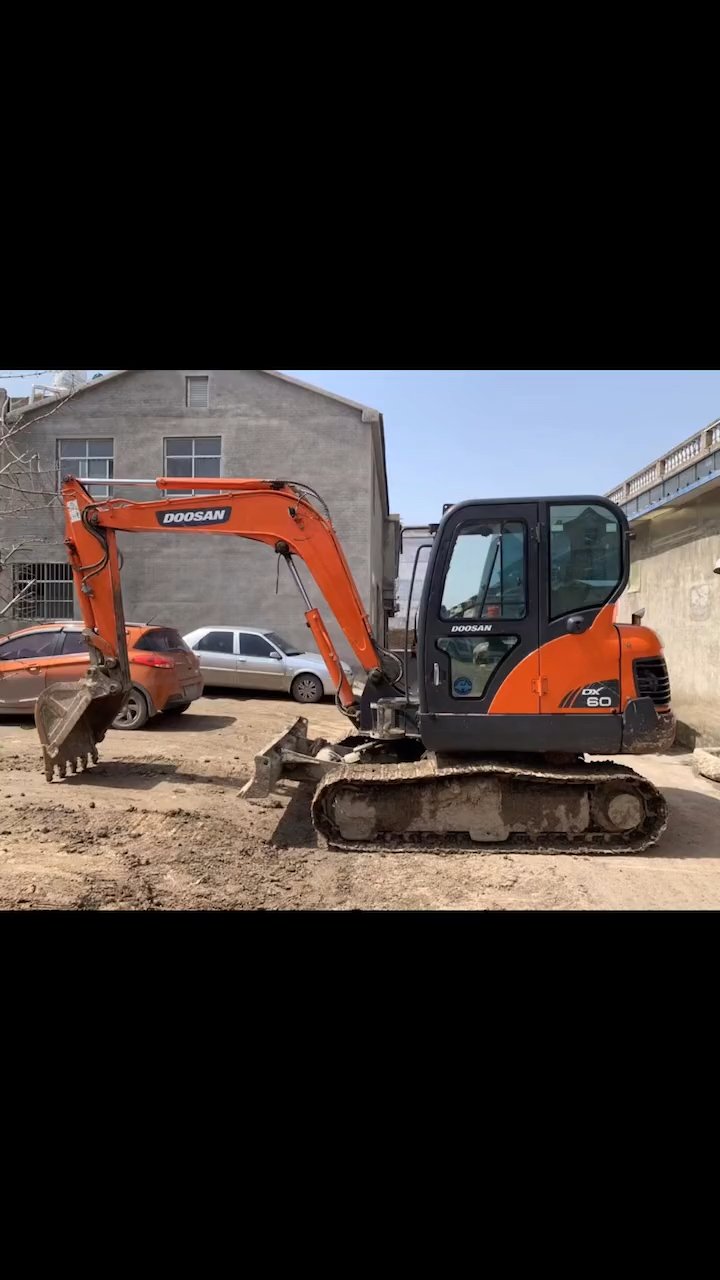 二手挖掘机#个人一手豪车斗山dx60喜欢来试车