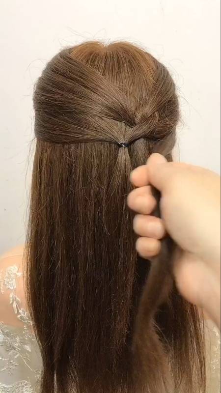 全民最火编发#披肩发这样扎好看!-全民小视频