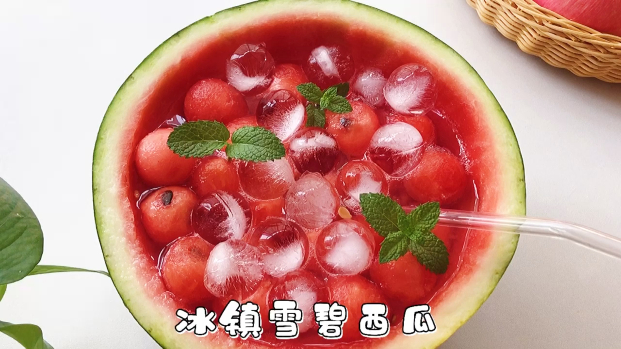 你好,夏天#冰冰凉凉的雪碧西瓜连吃带喝简直太爽了!