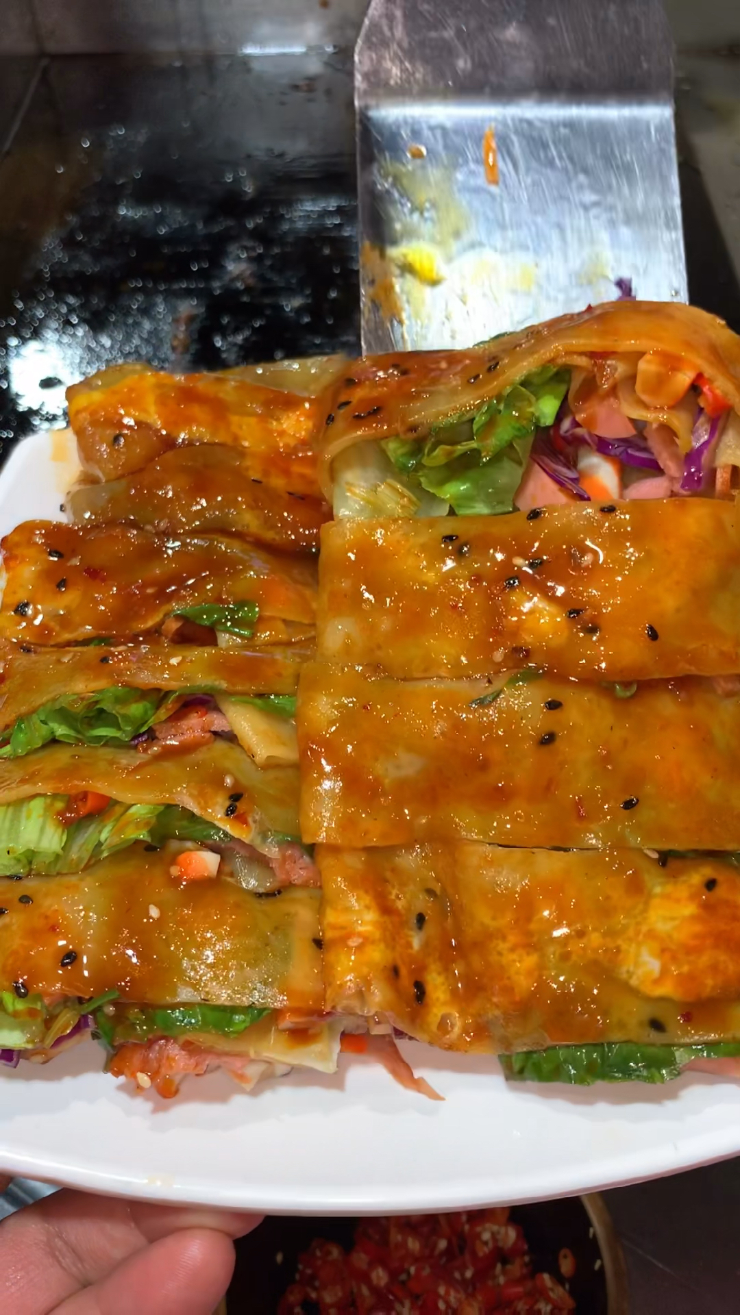 婆婆退休没事做,我陪她坐高铁来学烤凉皮,6米一份管你饱大人小孩都