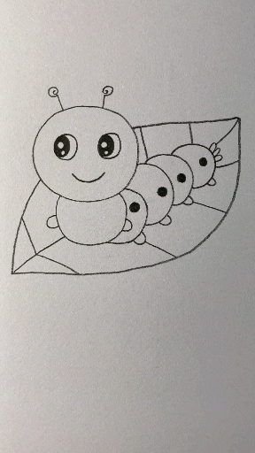 画一只可爱的蚕宝宝